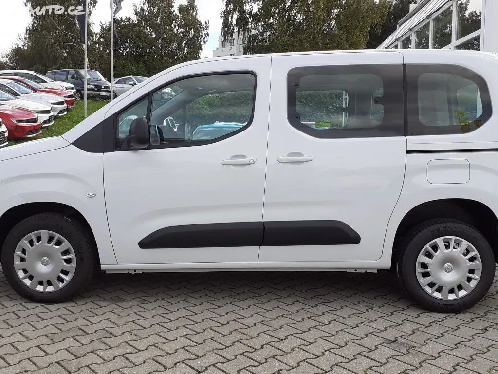 Opel Combo Edition Plus 1,2Turbo 81kW MT6 Image 2