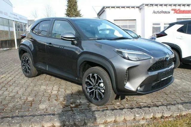 TOYOTA Yaris Cross 1.5 Hybrid 5p. E-CVT Lounge Image 2