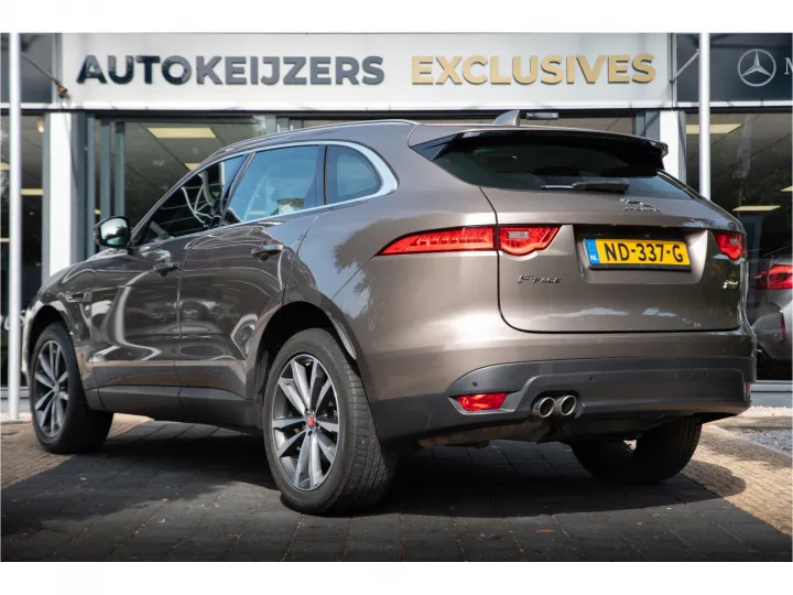 Jaguar F-Pace 2.0 Portfolio Pano AWD 20d  Image 4